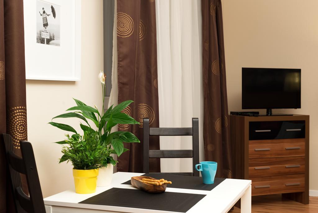 Apartamenty Tww Ochota Warschau Zimmer foto