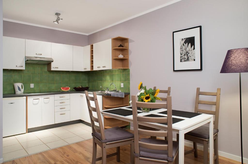 Apartamenty Tww Ochota Warschau Zimmer foto